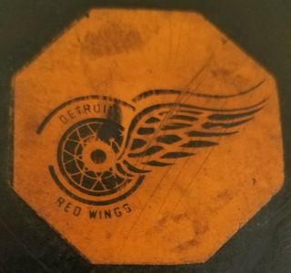 VINTAGE 6 NHL DETROIT RED WINGS ART ROSS CONVERSE GAME PUCK USA 2