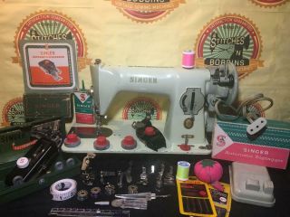 Vintage Green Singer 15 - 125 Sewing Machine