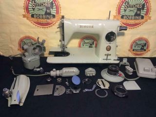 Vintage Green Singer 15 - 125 Sewing Machine 9