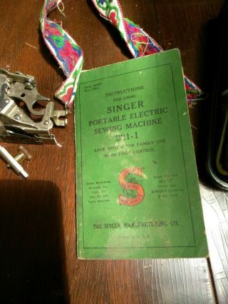 Circa 1950 vintage Singer Featherweight 221 - 1 sewing machine w case 10