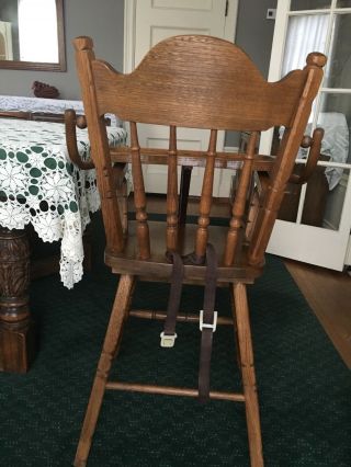 Vintage wood high chair.  Oak.  1980 ' s.  Local 3