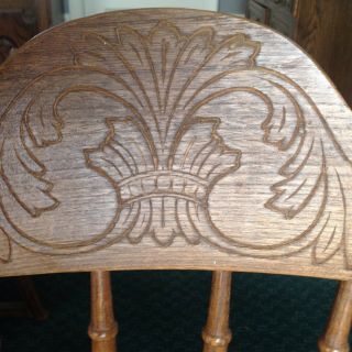 Vintage wood high chair.  Oak.  1980 ' s.  Local 8