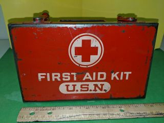 Vintage Military Wwii/ Ww2 U.  S.  Navy Medical / First Aid Field Kit Box/ Red Cross