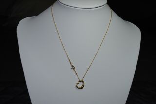 18k Gold Tiffany & Co.  Elsa Peretti Chain 17.  5 " Necklace W/ 16mm Heart Pendant