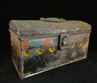 Antique Pennsylvania Dutch Hp Tin Box.  C 1800 - 1820’s.  Handle & Latch.  8 ¾” X 4”