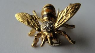 18k Gold Bumble Bee Brooch