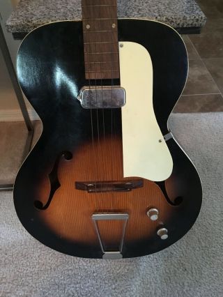 VINTAGE KAY ARCHTOP ELECTRIC GUITAR With Case 2
