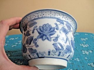 Antique Oriental Chinese Blue & White Porcelain Bowl / Pot 4 5