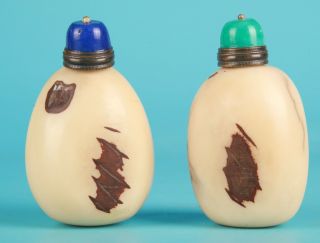 2 Vintage Chinese Bodhi Snuff Bottle Hand - Sanded Crafts Decorated Gift Collec