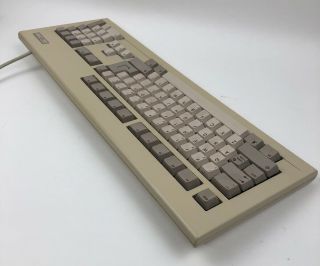 Vintage Commodore Amiga 2000 Keyboard and Commodore 327124 - 15 Mouse 5