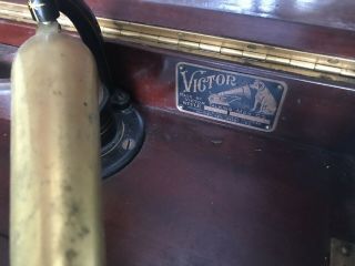 Vintage Victor Victrola Wind Up Record Player 8