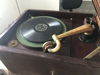 Vintage Victor Victrola Wind Up Record Player 9