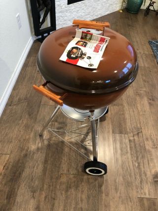 VINTAGE 1982 WEBER TWO TONE CHOCOLATE BROWN 18”5 KETTLE GRILL 