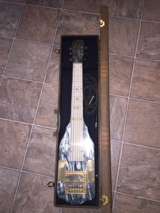 1957 - 1958 Vintage Bronson Singing Electric Lap Steel Guitar 12