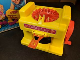 Vintage Mattel 1975 Knit Magic Dolly ' s World Knitting Machine 2