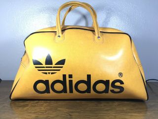 Vintage 1970s Adidas Yellow Leatherette Duffle/Gym Bag 5