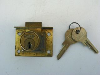 Vintage Yale Brass Drawer Lock Cabinet Door W/ 2 Keys