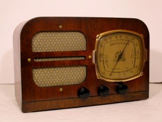 Old Antique Wood Detrola Vintage Tube Radio - Restored & 5