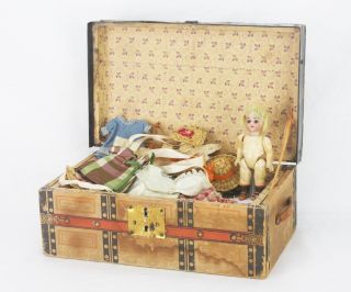 Antique German Miniature Bisque Doll Wardrobe Trunk Ca1910