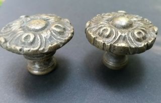 2 Antique Vintage French Provincial Brass Floral Knobs Pulls Handles Z26 5