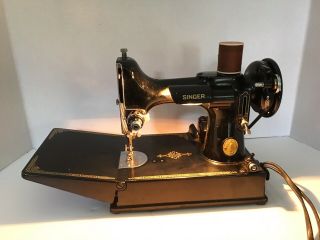 Vintage Singer Featherweight Sewing Machine 221 - 1 Sn Aj 004331 With Case