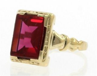 Vintage Ladies Ruby Ring in 14 kt Yellow Gold 2