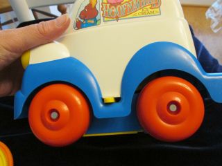 VINTAGE TOMY MUSICAL TRUCK WITH 4 DISCS VERY RARE HARD TO FIND BATTERIES INSIDE 6