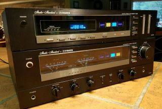 Vintage Fisher FM - 600 Synthesizer Tuner And CA - 800 Integrated Stereo Amplifier. 2