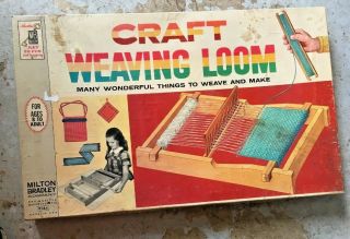Milton Bradley Craft Weaving Loom Vintage 1962 Fiber Arts Hobby Diy