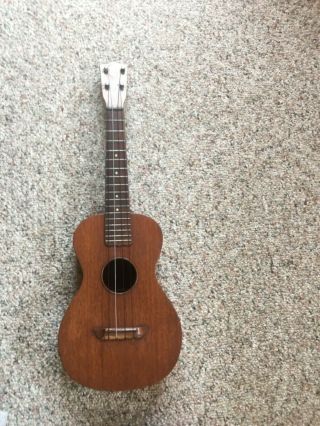 Vintage 1923 Lyon and Healy Washburn Tenor ukulele model 710 needs work 9