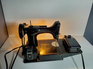 Vintage Singer 221 Featherweight Sewing Machine From 1950 