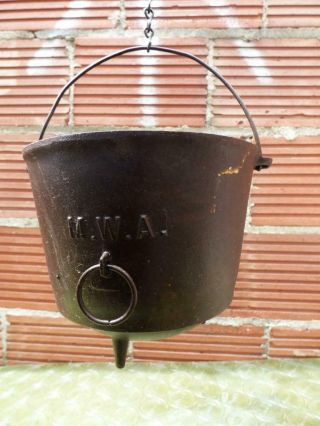 Antique WAGNER 6 Cast Iron Kettle 3 footed Pot Pan w/ handle,  Ring Chain M.  W.  A. 11
