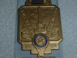 VINTAGE AMERICAN LEGION MEDAL CHICAGO WATER TOWER CONVENTION COMMITTEE 1944 4