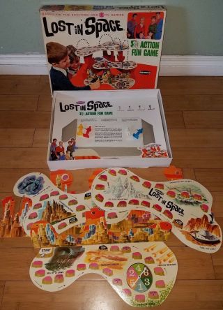 RARE VINTAGE REMCO 1966 LOST IN SPACE 3D ACTION FUN BOARD GAME 2