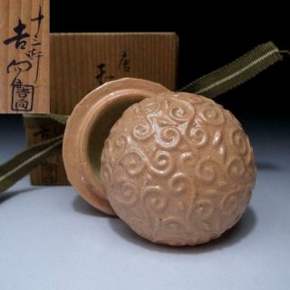 Wc4: Japanese Incense Case,  Kogo,  By Great Potter,  Jyusoken Kikko,  Karakusa