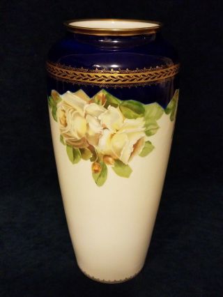 Antigua Rosental Porcelain Vase Made In Germany In The Early 20t