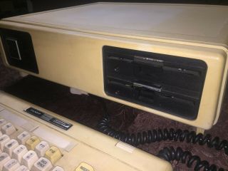 Vintage Tandy TRS - 80 Model 2000 Personal Computer 3