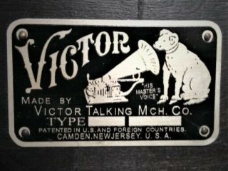 Antique Victor Talking Machine Co.  Phonograph/Record Player.  Great 11