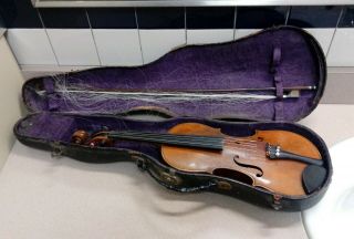Very Old Vintage Antique Violin With Bow And Case
