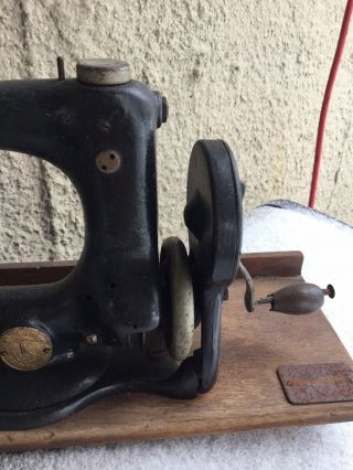 PRE1800’s Vintage SINGER Antique Sewing Machine Only 1 Of A Kind With Iron 8