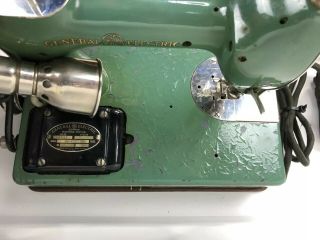 GENERAL ELECTRIC SEWHANDY FEATHERWEIGHT SEWING MACHINE VINTAGE WORK 4