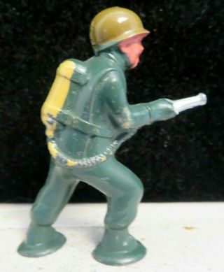 Barclay Lead Toy Pod Foot Soldier Flame Thrower In Green B - 262 Paint