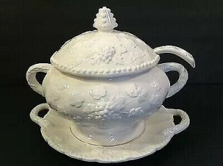 Arnart Soup Tureen.  Traditional Americana With Underplate 10.  5 Inches