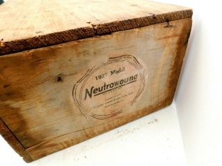 OLD VINTAGE 1920s NEUTROWOUND ANTIQUE BREADBOARD RADIO & CRATE,  TUBES & COVERS 5