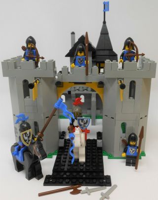 LEGO 10039 LEGEND Castle Black Falcon ' s Fortress 2002 Complete w Minifigs RARE 5