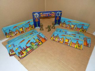 1950 " S Superior Space Port Play Set Front Gate,  And Walls In Tin With Defenders