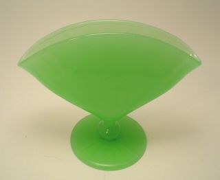 Antique 1920 ' s Jadite Green Fenton Art Glass Fan Vase 2