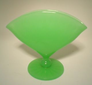 Antique 1920 ' s Jadite Green Fenton Art Glass Fan Vase 3