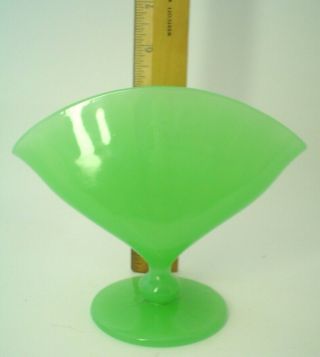 Antique 1920 ' s Jadite Green Fenton Art Glass Fan Vase 4