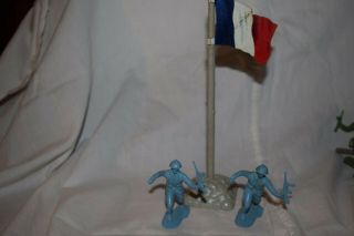 Marx Battleground Europe French Flag & Pole & 2 French Infantry Figures